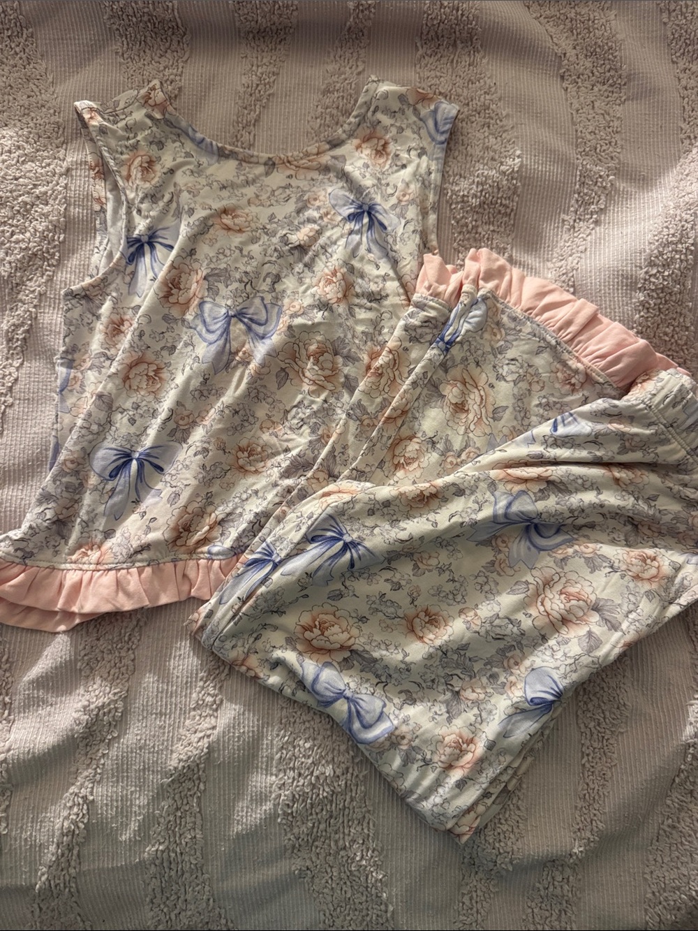 New without tags Posh peanut outfit